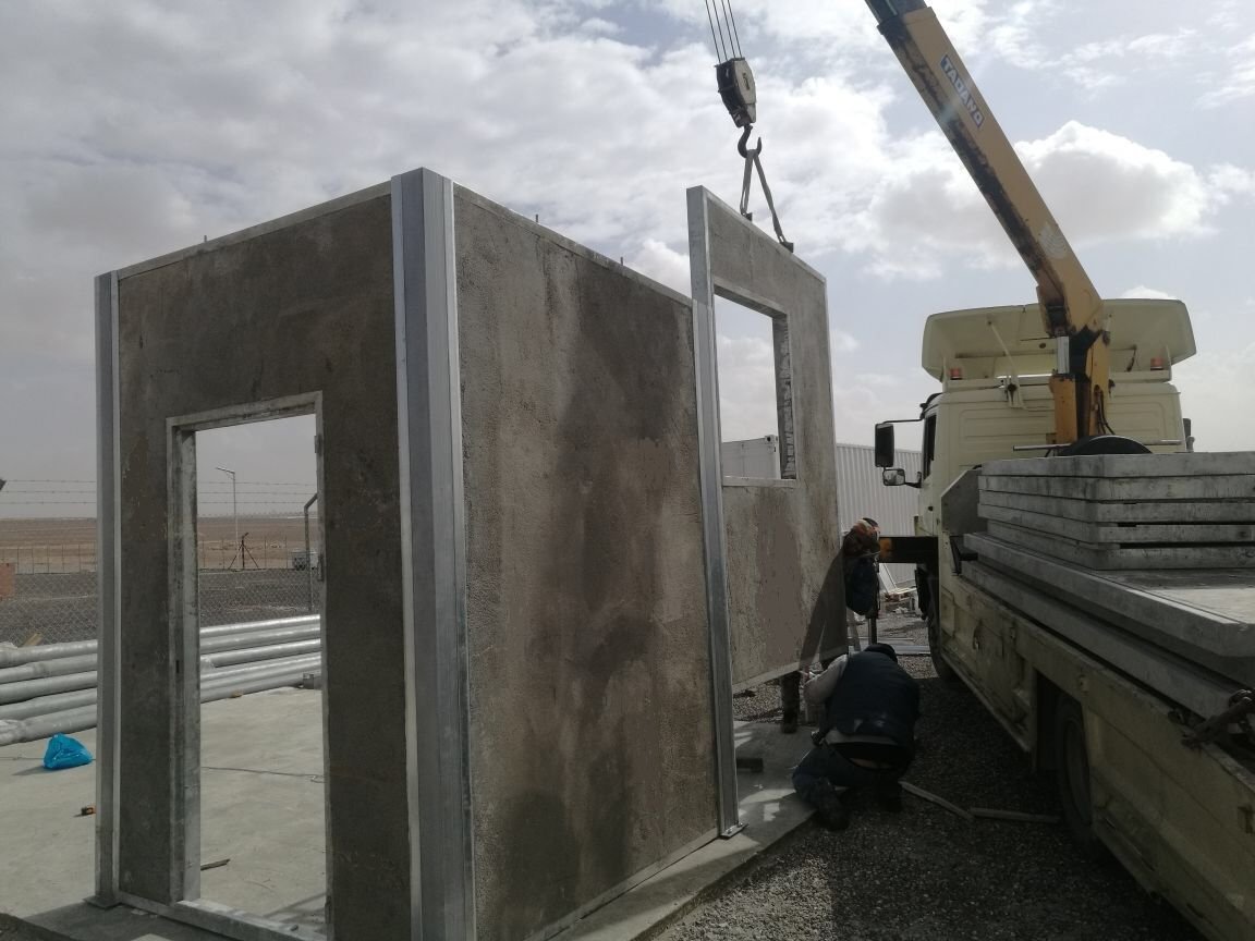 Camp structure erecting